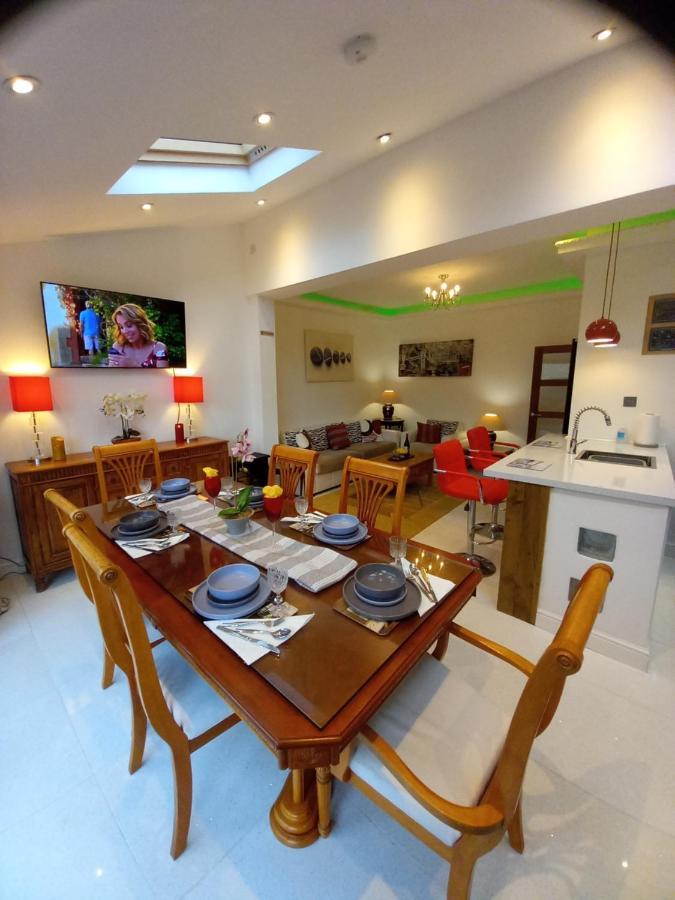 Luxury Holiday Home, Near Beach Сътън он Сий Екстериор снимка