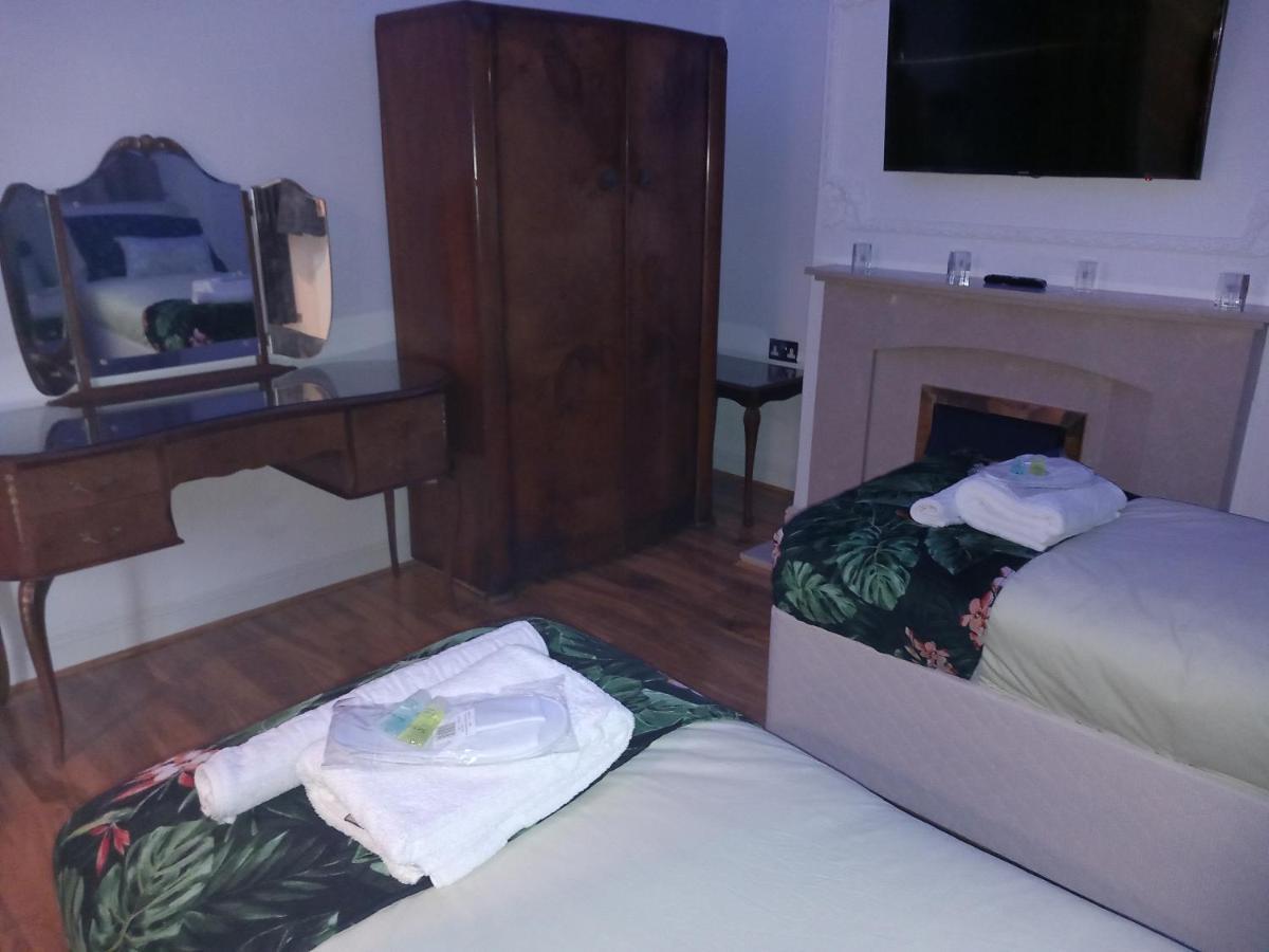 Luxury Holiday Home, Near Beach Сътън он Сий Екстериор снимка
