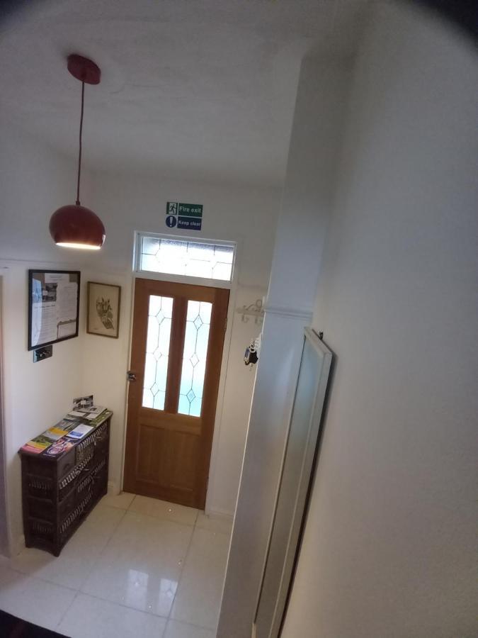 Luxury Holiday Home, Near Beach Сътън он Сий Екстериор снимка