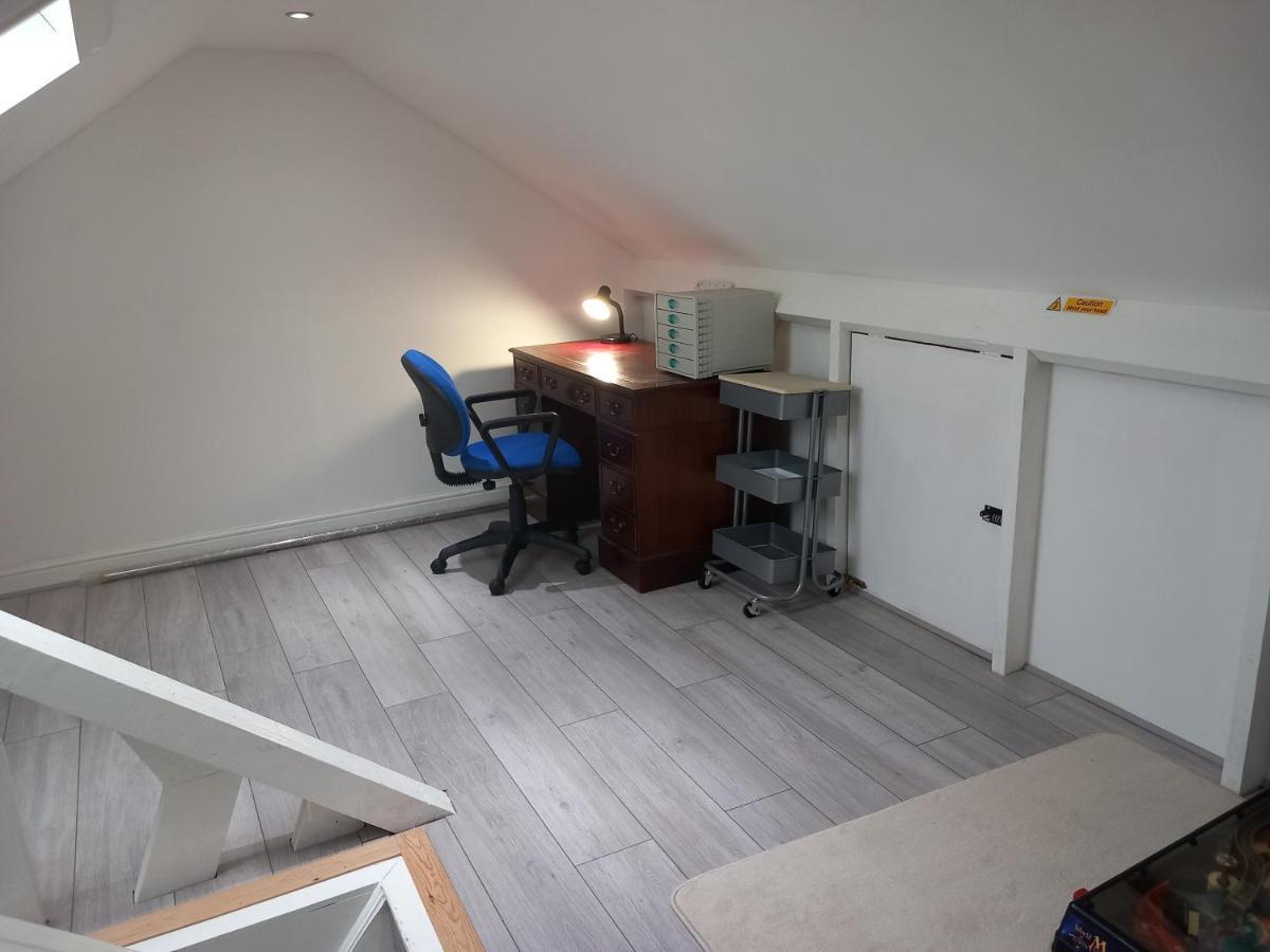 Luxury Holiday Home, Near Beach Сътън он Сий Екстериор снимка