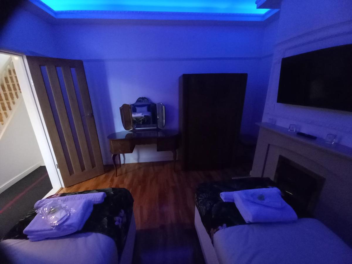 Luxury Holiday Home, Near Beach Сътън он Сий Екстериор снимка